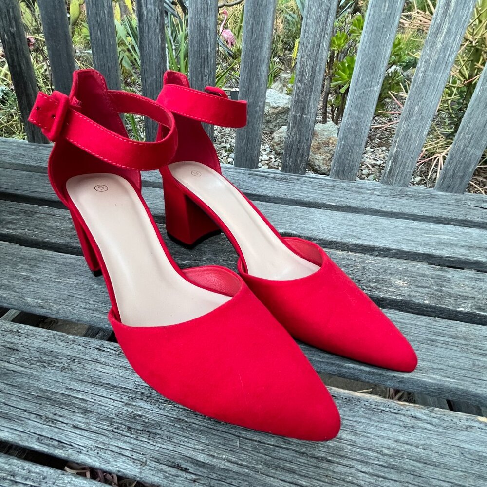 My Soft Women's Heel Ankle Strap Closed Toe New Red Chunky Shoes, Size 9